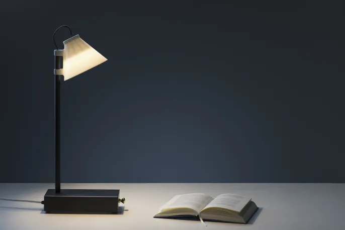 Offline Lamp Klemens Schillinger - Interview with Plot Projects Frankfurt
